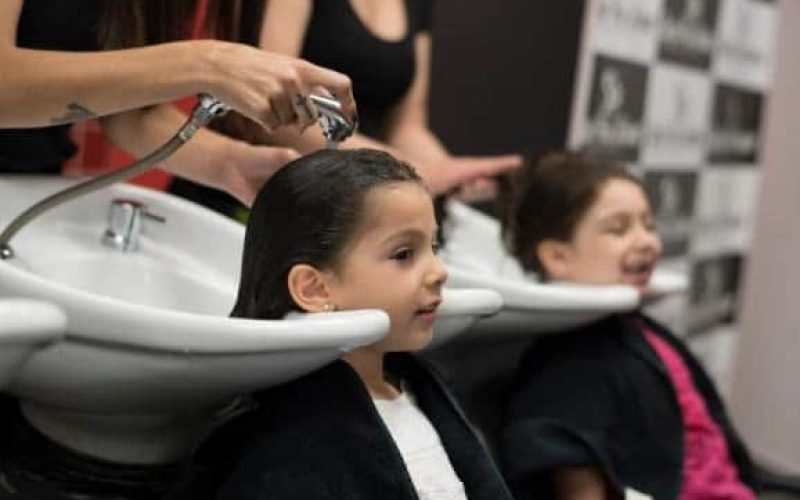 Coiffure enfant dans un salon professionnel aux andelys